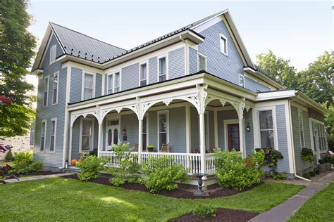 wrap around porch farmhouse